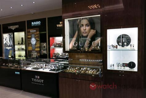 Watch shopping at Bijouterie Dominic 